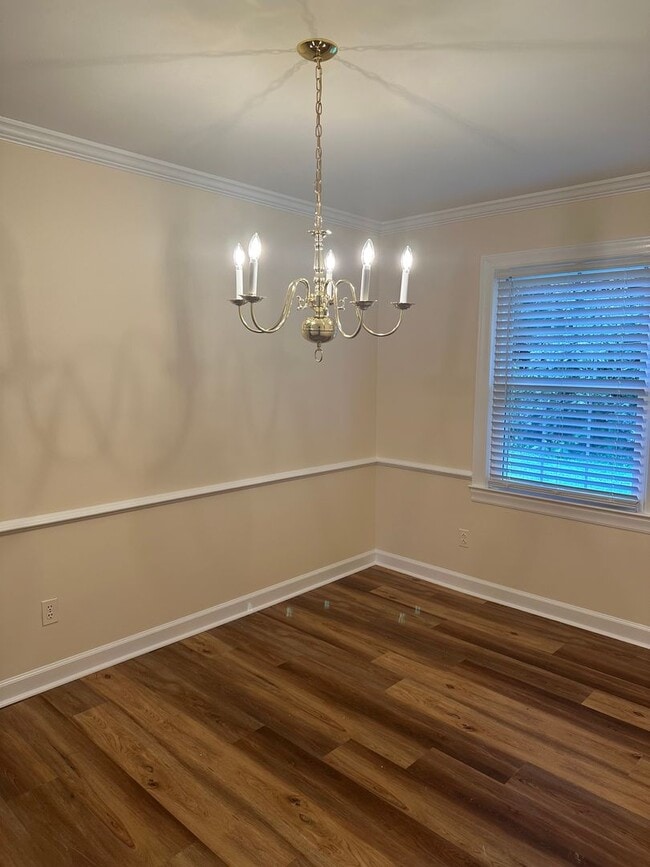 Photo - 2650 Grosvenor Pl Unit A