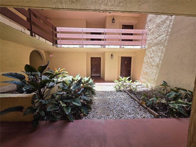Photo - 8800 SW 123rd Ct Unidad J105