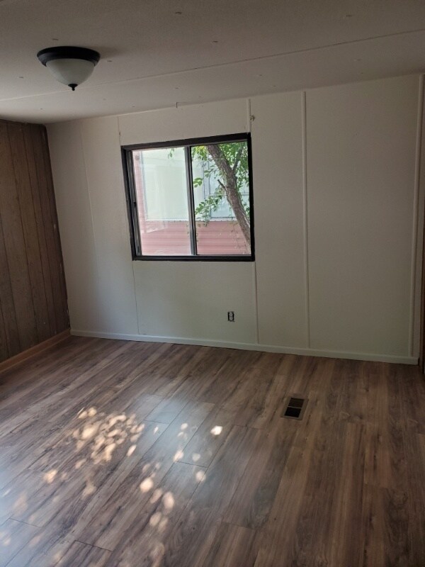 Photo - 10 9th Ave