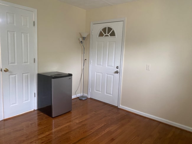 Photo - 11727 Veirs Mill Rd