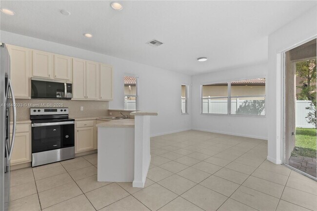 Photo - 3956 NE 11th Dr