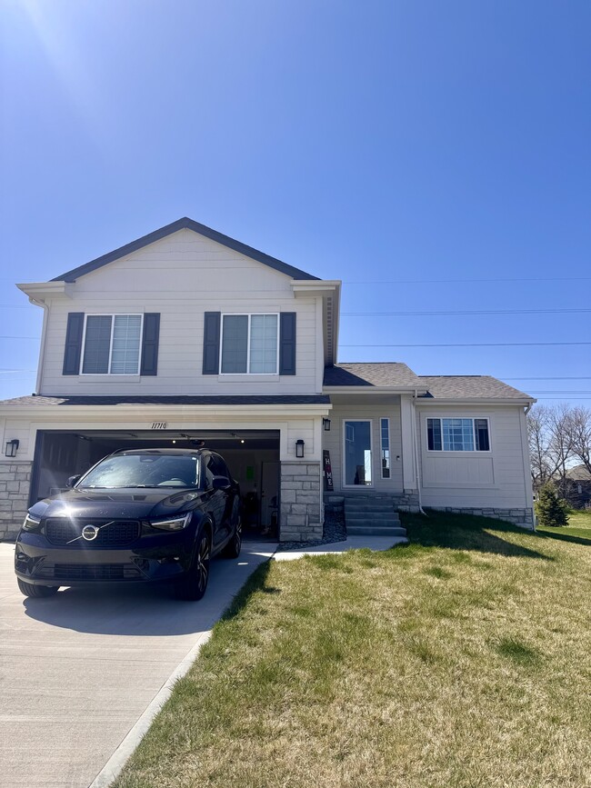 Photo - 11710 S 113th Ave House