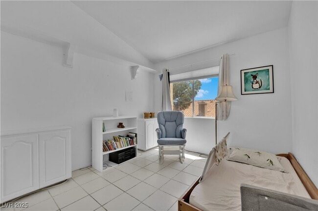 Photo - 2128 Desert Pines St