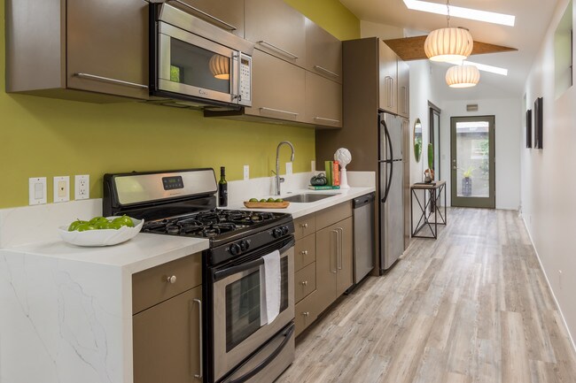 Photo - 13263 Venice Blvd