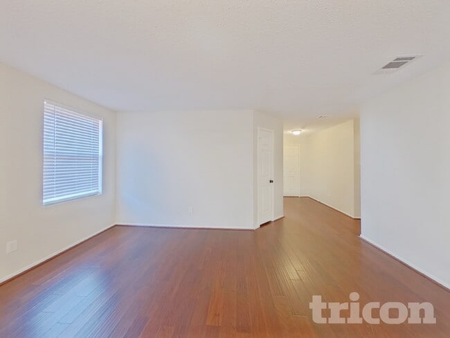 Photo - 1913 Lariat Dr