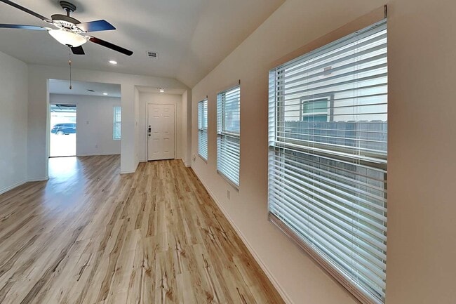 Photo - 18727 Faustina Way