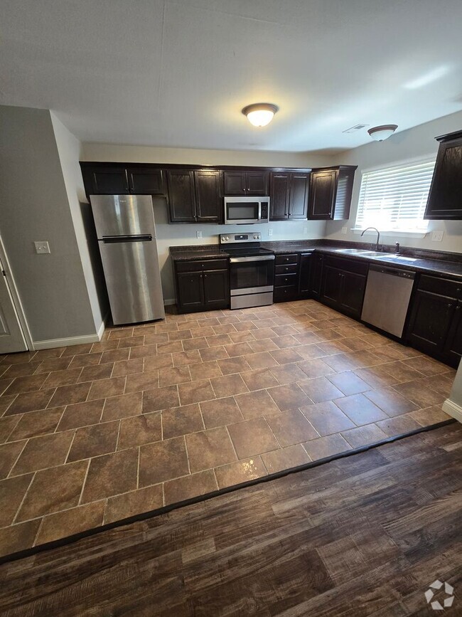 Building Photo - 1849 Woodland Trails Unit 1 Rental