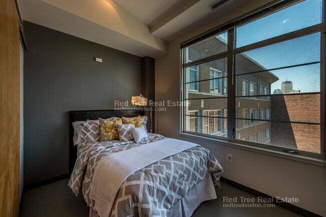 Photo - 160 E Berkeley St Unit 304