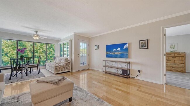 Photo - 835 S Osprey Ave Unit 201