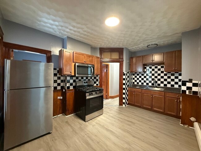 Building Photo - 2A Marshfield St Unit 2