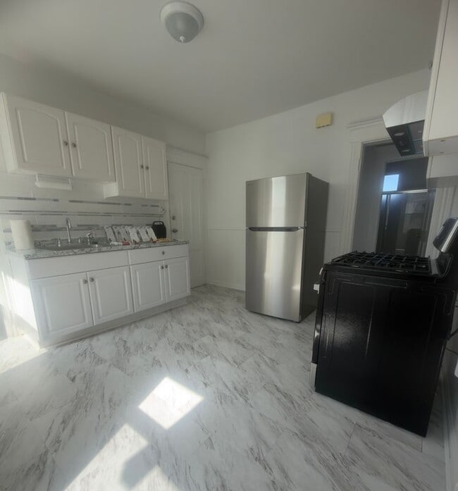 Photo - 831-833 William Street, 2 Unit 2