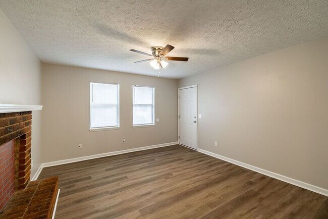 Photo - 110 Upland Ct