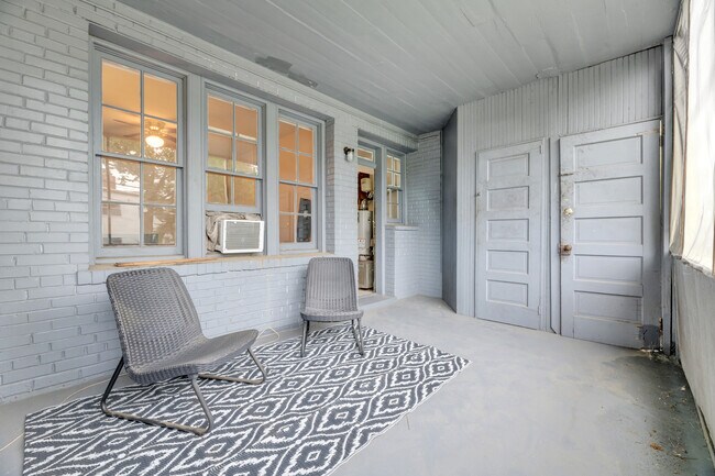 Photo - 3915 7th St NE Unit #2