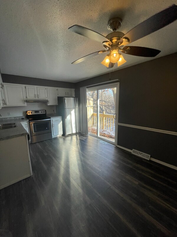 Photo - 3211 Schuetzen Ln