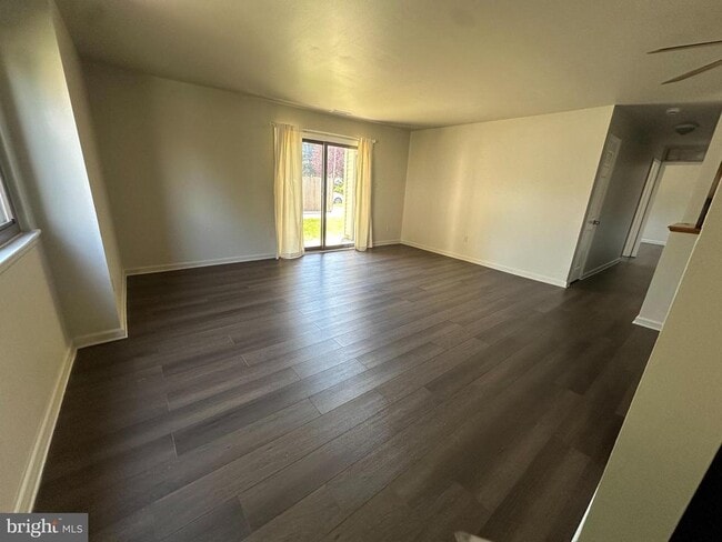 Photo - 201 Lucas Ln