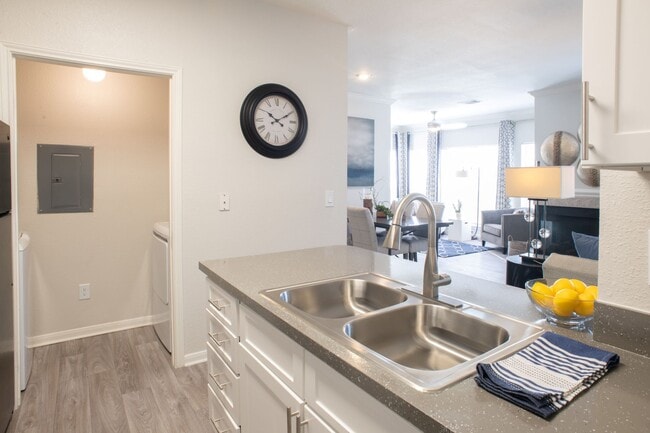 Photo - Lincoln at Wolfchase