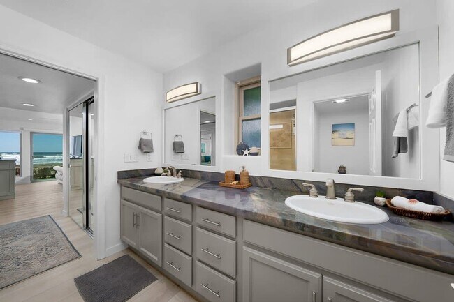 3901 Ocean Front Walk