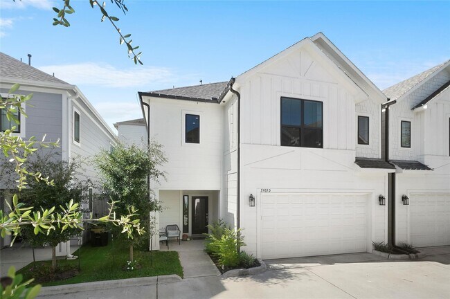 Building Photo - 5905 Petty St