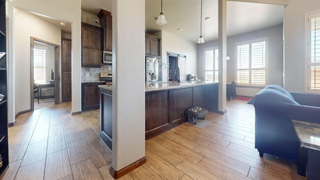 Photo - 373 NE Sanders Dr