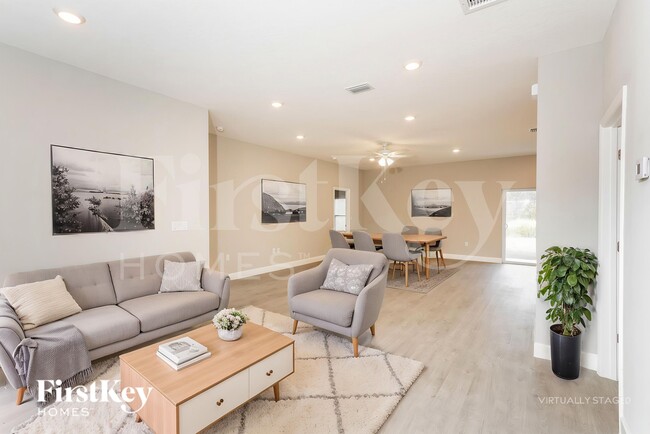 Photo - 135 Ferguson St