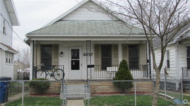 Building Photo - 3 Bed Home - East Toledo