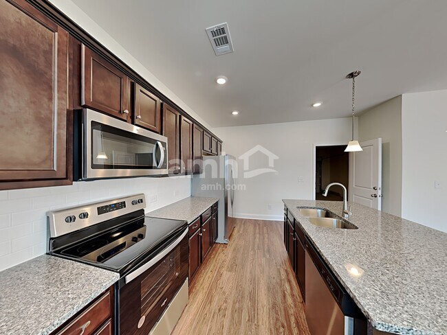 15705 Thomas Rd