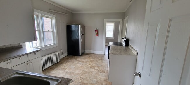 8 Warren St Unit #3