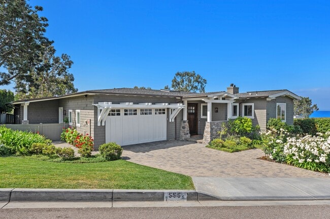 Photo - 555 Amphitheatre Dr