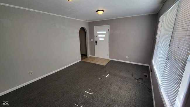 Photo - 330 W 6th St