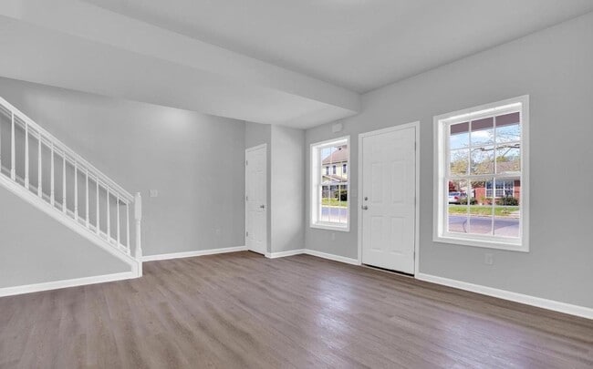 Photo - 2420 Lehman St