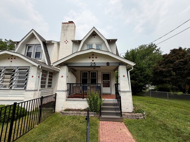 Building Photo - Charming Classic Home in West Goshen Township! Available NOW!