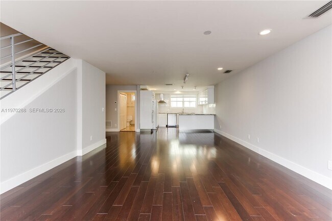 Photo - 623 NE 8th Ave