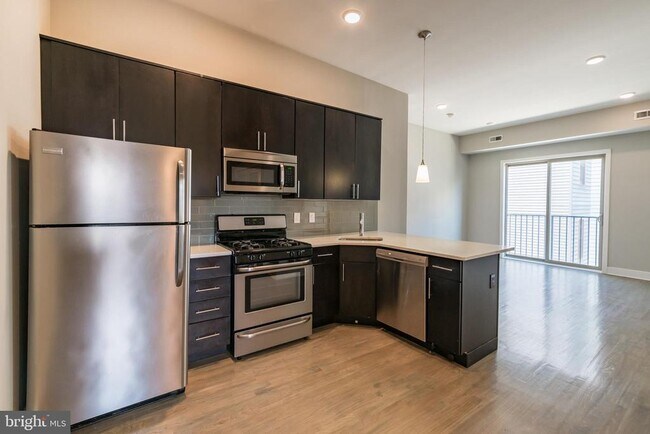 Building Photo - 1607 Catharine St Unit 3D Rental