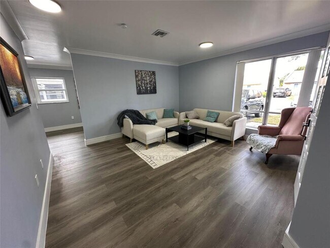 814 SW 12th Pl