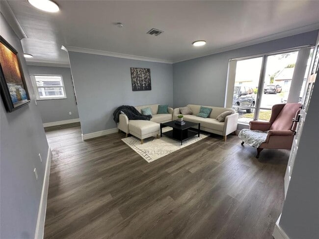 Photo - 814 SW 12th Pl