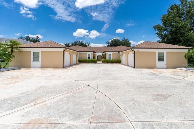 Building Photo - 1203 Saxony Cir Unit D