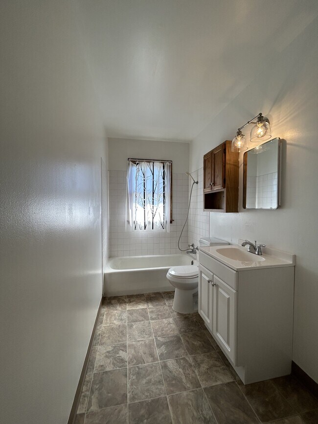 Photo - 2901 E Wellesley Ave Unidad 1