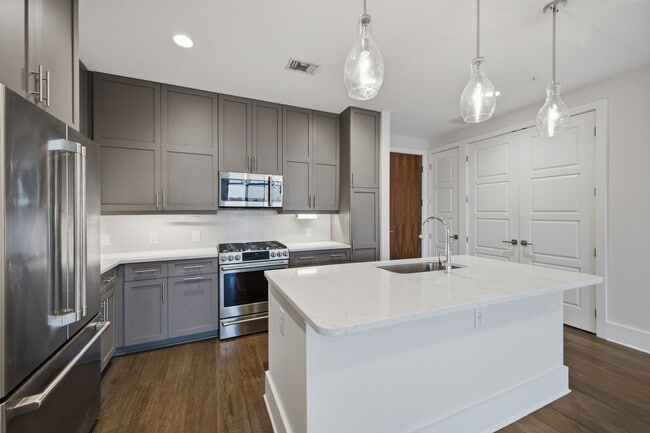 20 Rutledge St Unit 411