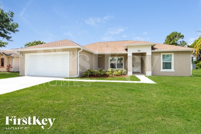 Photo - 770 Grandeur St SE