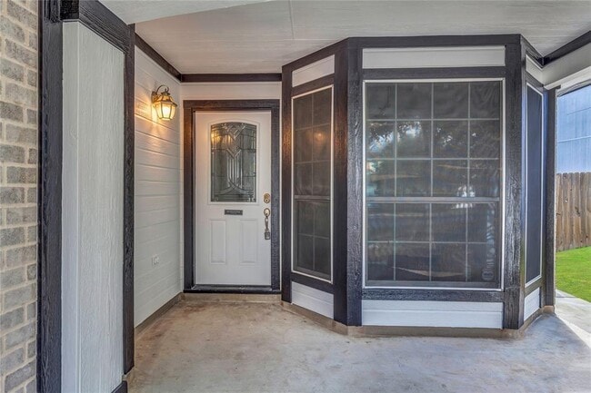 Photo - 16613 Jaron Dr