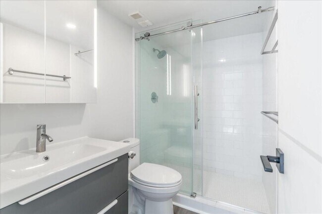 Photo - 113 Lake Emerald Dr Unit 2