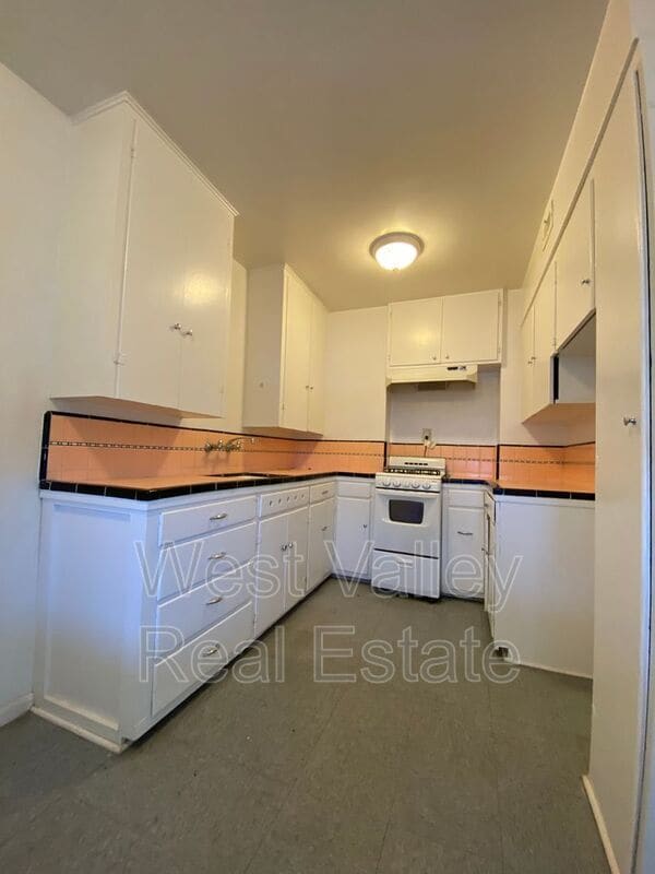 155 1/2 North