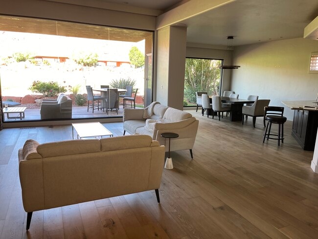 Photo - 2410 W Entrada Trl