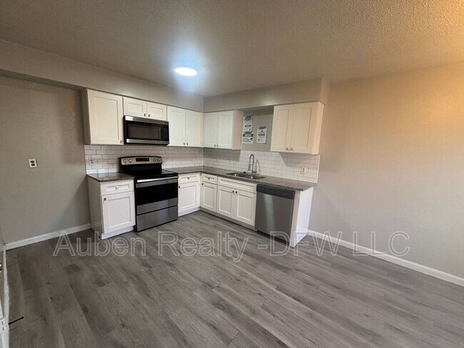 Photo - 327 SE 3rd St Unit 103