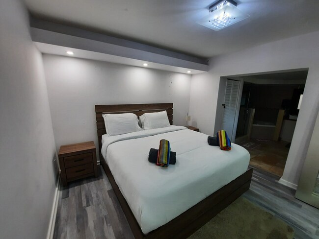 Photo - 715 Hollywood Blvd