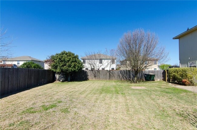 Photo - 915 Churchill Farms Dr