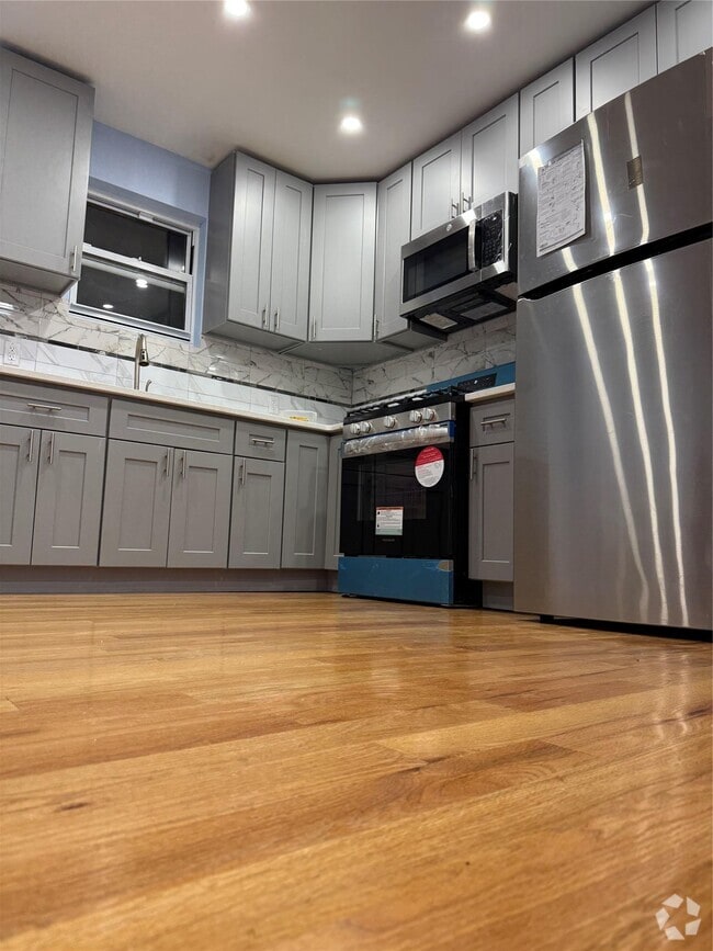 Building Photo - 116-08 103rd Ave Unit 2ND FLOOR Rental