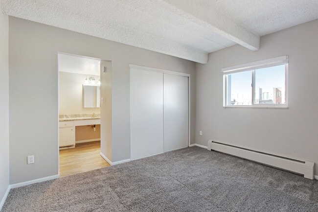 Photo - QUARI ST (1389)