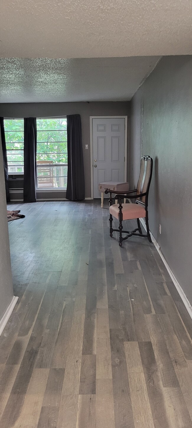 Photo - 5055 Ridglea Ln Unit 1106 washer dryer in