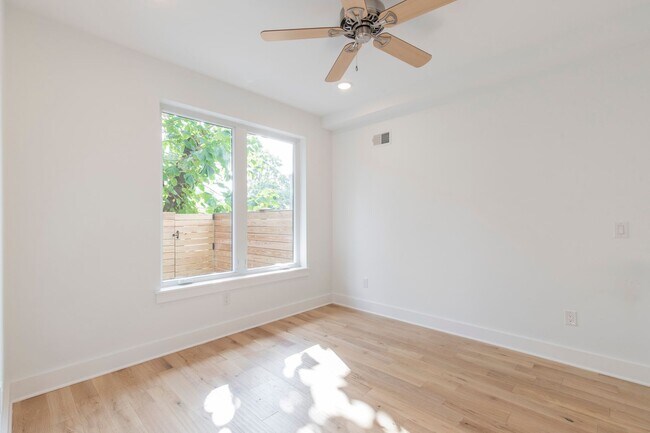 Photo - 2412 Master St Unidad #1